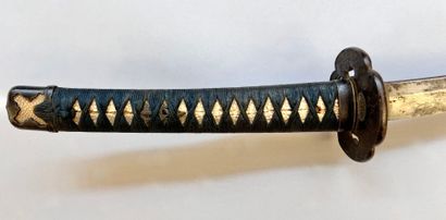 Joli katana. Lame courbe (Koshizori) étroite...