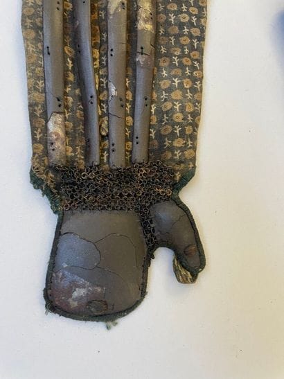 Lot de pièces composites d'une armure japonaise...
