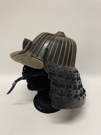 Kabuto japonais époque Edo en laque brune...