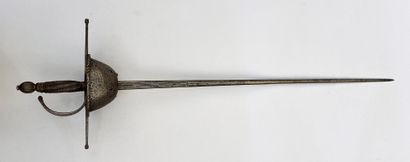 Belle rapière à taza. Longueur totale 1140...