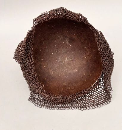 Bel et inusuel ensemble d'éléments d'armure...