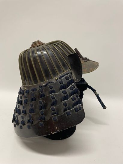 Kabuto japonais époque Edo en laque brune...