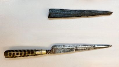 Stylet à la génoise, lame à dos plat épointée...