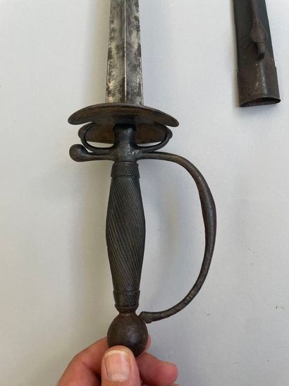 Belle épée de sergent Ancien Régime au règlement...