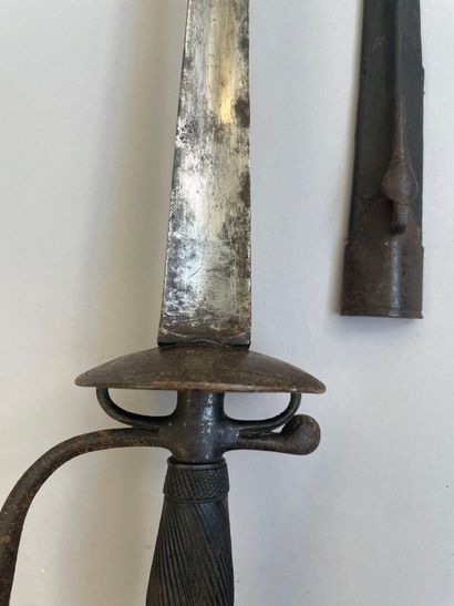 Belle épée de sergent Ancien Régime au règlement...
