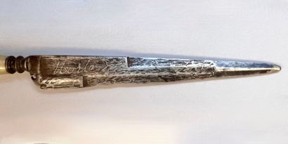 Stylet à la génoise, lame à dos plat épointée...