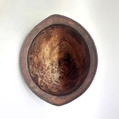 Joli cabasset à ergot début XVIIe. Bombe...