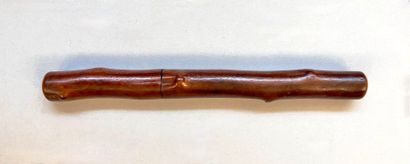 Elégant petit stylet de défense dissimulé...