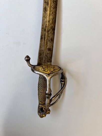 Sabre courbe de troupe à pied début XVIIIe....
