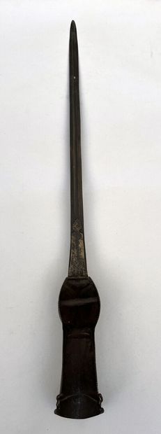 Patta ou épée-gantelet (Inde moghole principalement...