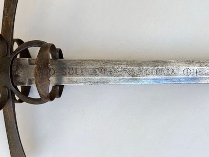 Belle épée à deux mains de lansquenet dans...