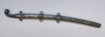 Sabre oriental kilij monté argent. Lame courbe...