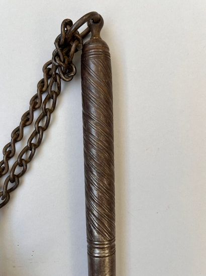 Evocation d'un fléau d'arme dans le goût...