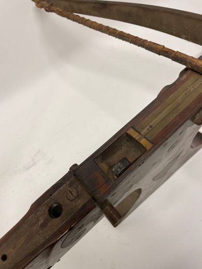 Grande arbalète, arc en acier. Longueur totale...