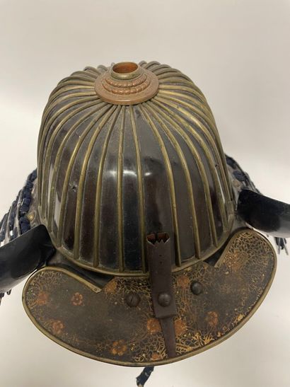 Kabuto japonais époque Edo en laque brune...