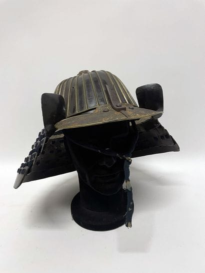 Kabuto japonais époque Edo en laque brune...