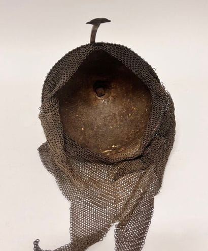 Kulah-Khud Inde Moghole. Bombe emboutie d'un...
