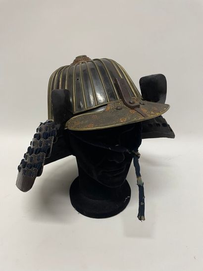Kabuto japonais époque Edo en laque brune...