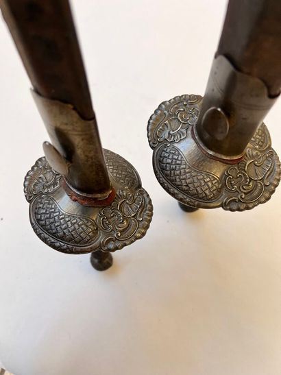 Belle paire d'épées d'escrime de droitier...