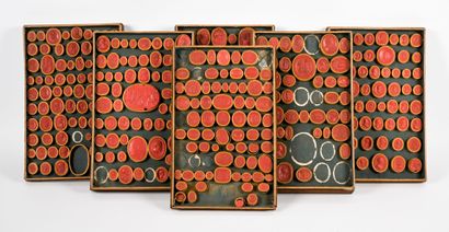 Ensemble de 6 plateaux d'empreintes d'intailles...
