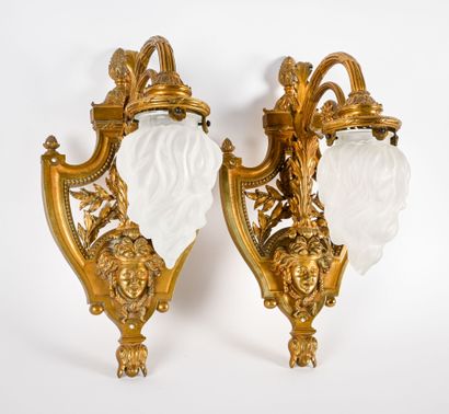 LACARRIERE & DELATOUR PARIS
Paire d'appliques...