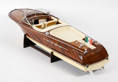 RIVA AQUARAMA
Maquette à l'échelle 1/10e,...