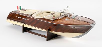 RIVA AQUARAMA
Maquette à l'échelle 1/10e,...