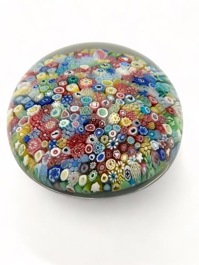 BACCARAT.
Boule presse-papier
datée 1977
H...