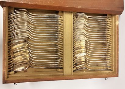 CHRISTOFLE - Ménagère de 140 pièces en métal...