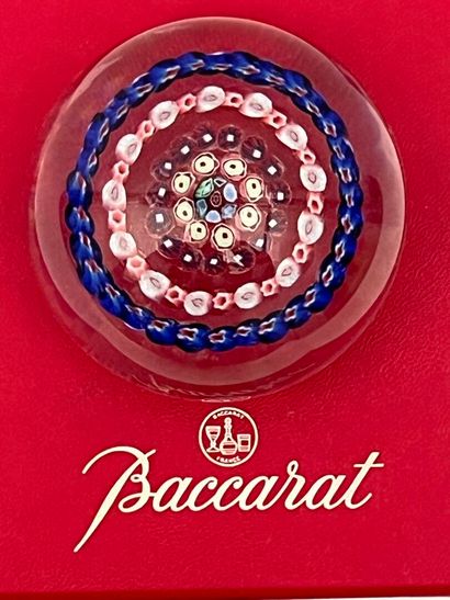 BACCARAT.
Boule presse-papier
H : 4,5 - Diam...