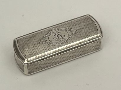 Tabatière ou boite à pillule en argent guilloché....