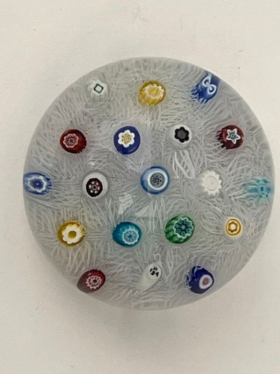 BACCARAT.
Boule presse-papier
datée 1974
H...