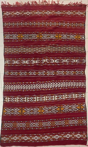 Tapis en laine nouée
Maroc
300 x 180 cm