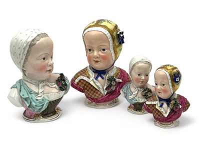 Quatre sujets en porcelaine polychrome.
Bustes...