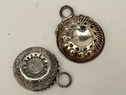 Ensemble d'objets en argent. Poinçon Minerve.
Dont...