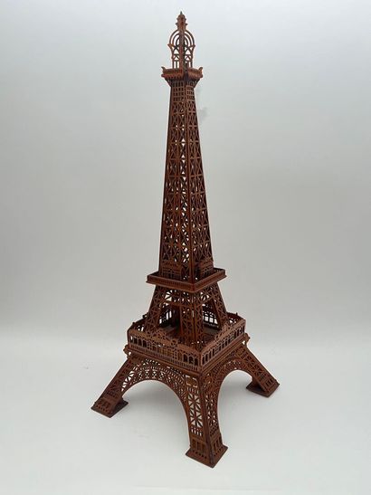 Objet de maîtrise représentant la Tour Eiffel.
Maquette...