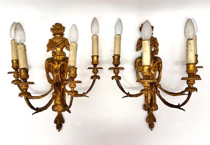 Paire d'appliques à quatre lumières en bronze,...
