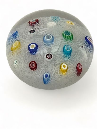 BACCARAT.
Boule presse-papier
datée 1974
H...