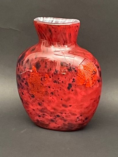 DAUM Nancy
Vase en verre marmoréen à décor...