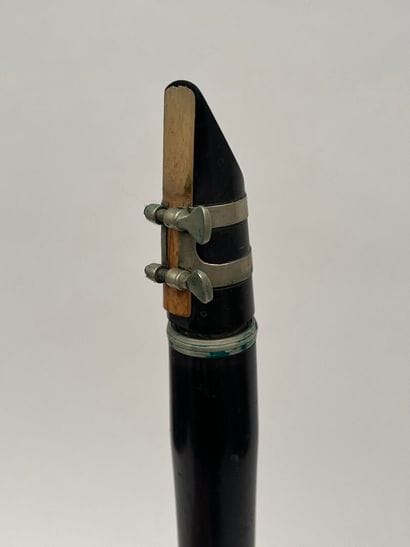 Clarinette estampillée Couesnon et numérotée7976.
H...