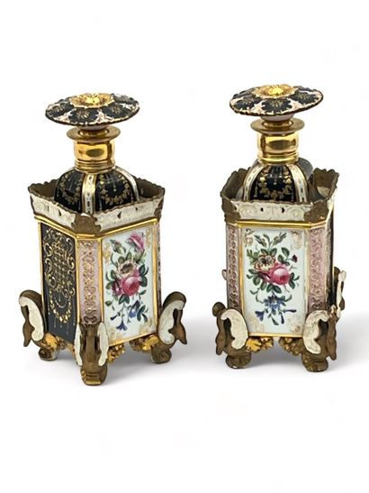 Jacob PETIT (1797-1868), Paris. 
Paire de...