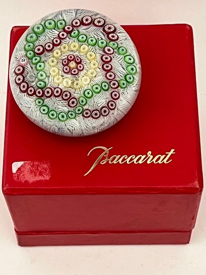 BACCARAT.
Boule presse-papier 