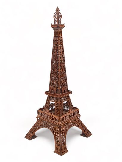 Objet de maîtrise représentant la Tour Eiffel.
Maquette...