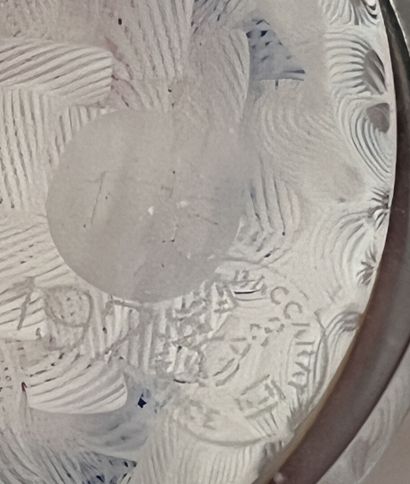 BACCARAT.
Boule presse-papier
datée 1973...