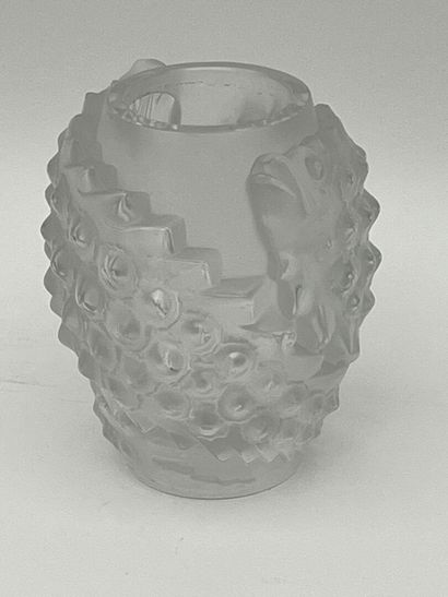 LALIQUE France
Vase au poisson en cristal...