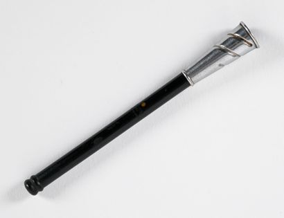 DUNHILL
Fume cigarette, modèle Namihi en...