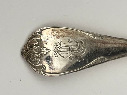 Couverts dépareillés en argent.: Dix fourchettes...