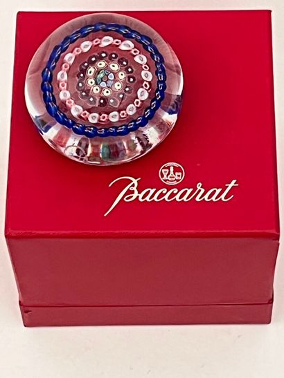 BACCARAT.
Boule presse-papier
H : 4,5 - Diam...