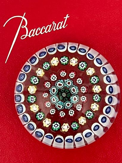 BACCARAT.
Boule presse-papier
H : 4,5 - Diam...