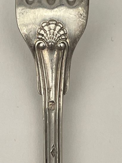 Suite de six couverts à entremets en argent,...